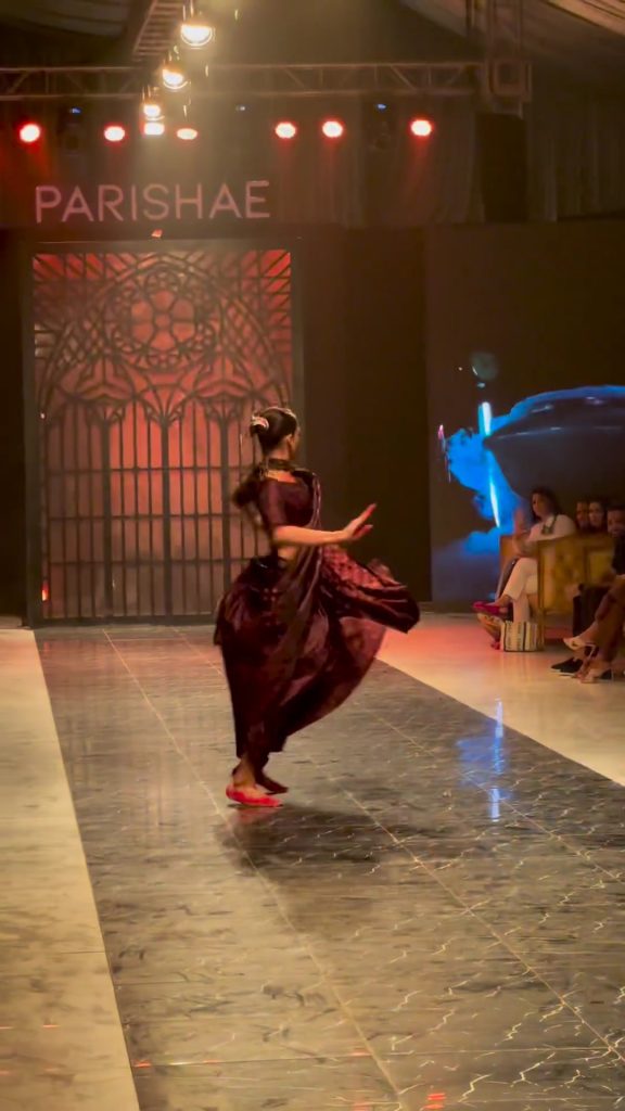 People Confused By Walks On Parishae Adnan Fashion Show People Confused By Walks On Parishae Adnan Fashion Show