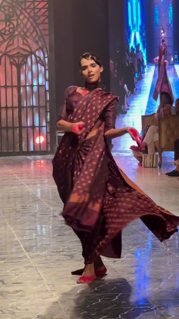 People Confused By Walks On Parishae Adnan Fashion Show People Confused By Walks On Parishae Adnan Fashion Show