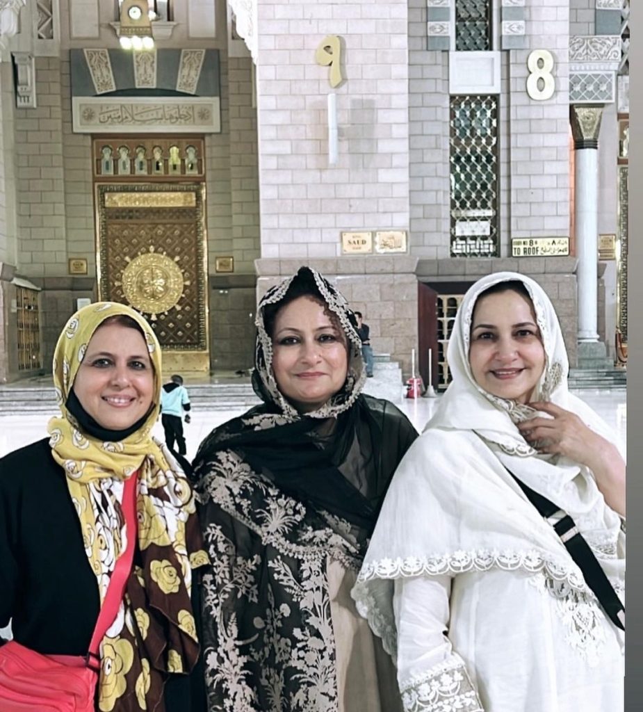 Saba Faisal Views On Hijab & Fans’ Reaction On It Screenshot 2024 02 17 01 15 59 845 com.instagram.android edit 925x1024 1