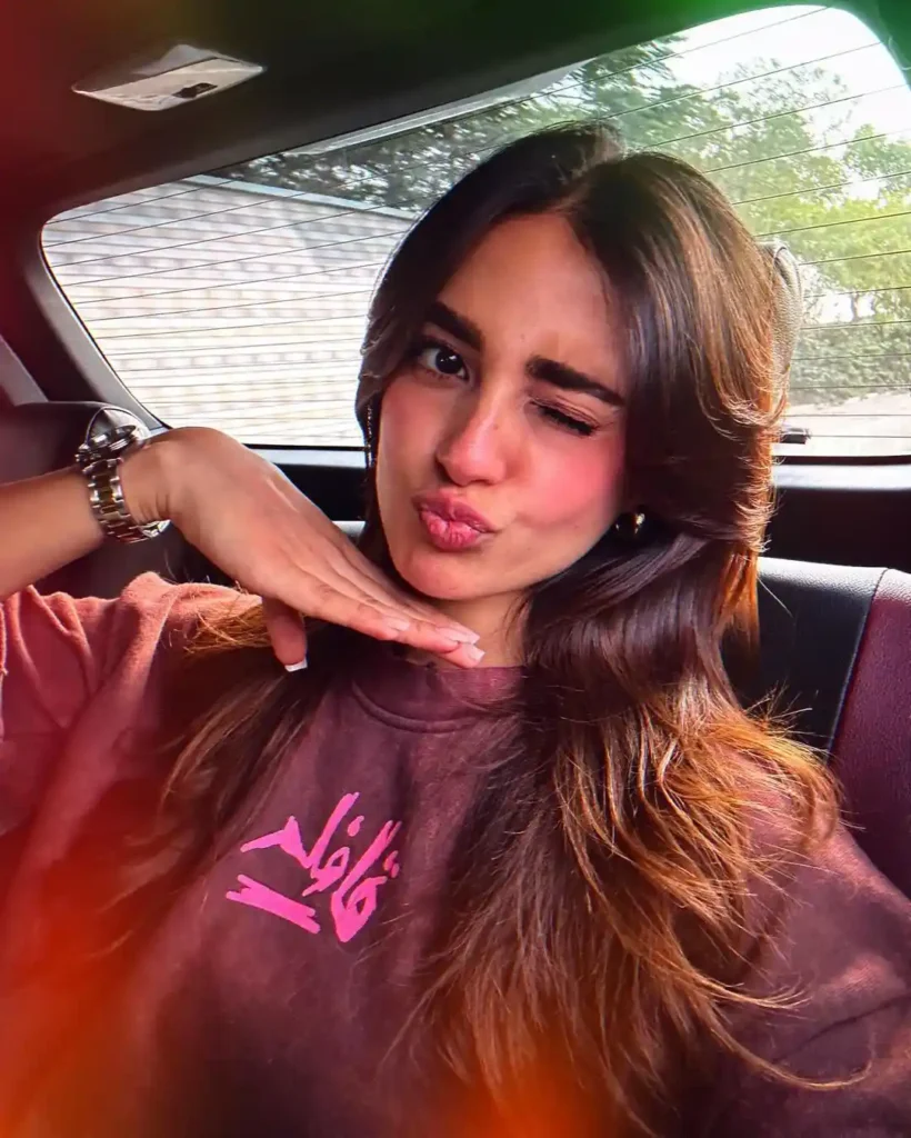 Iqra Aziz Biography (Age, Husband, Net worth, Career, Height) Iqra Aziz Biography